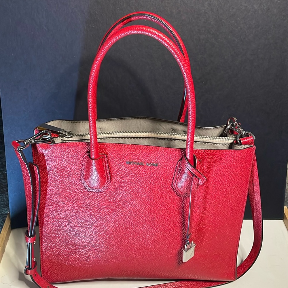 MICHAEL KORS Large Red Mercer Tote Bag